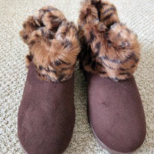 Jessica Simpson Womens Micro-Suede Bootie Slipper